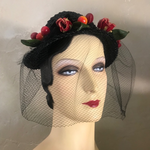 CHARISMATIC 1930s\' BLACK STRAW TOQUE WITH IMITATION CHERRIES, FLOWERS & VEIL